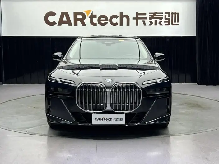 BMW 7 Series 2023 Model 735Li M Sports Set – фото 2