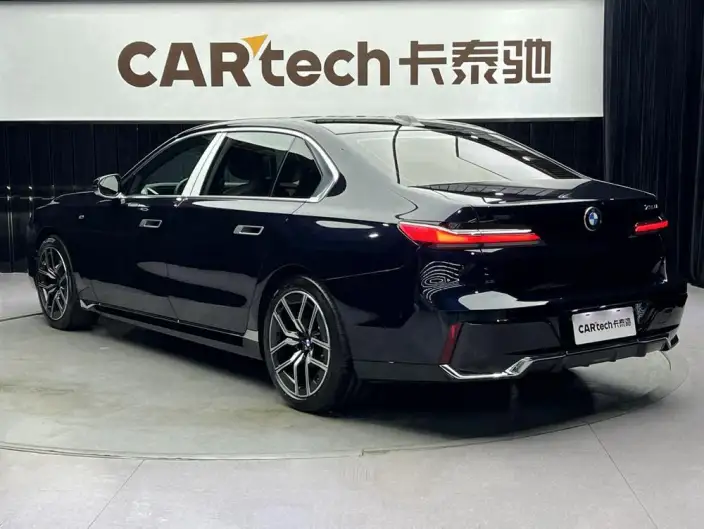 BMW 7 Series 2023 Model 735Li M Sports Set – фото 5