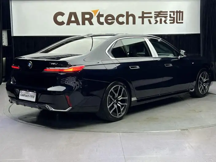 BMW 7 Series 2023 Model 735Li M Sports Set – фото 6