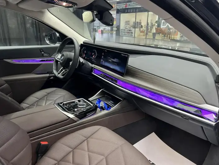 BMW 7 Series 2023 Model 735Li M Sports Set – фото 10