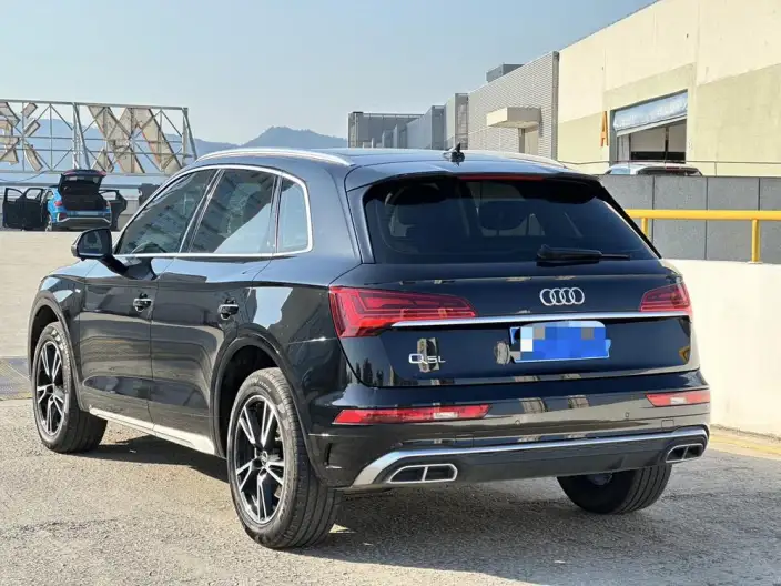 Audi Q5L 2022 Model 40T Fashion Dynamic Model – фото 4