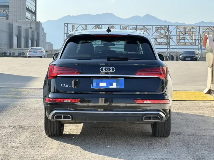 Audi Q5L 2022 Model 40T Fashion Dynamic Model – фото 5
