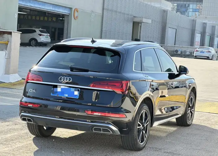 Audi Q5L 2022 Model 40T Fashion Dynamic Model – фото 6