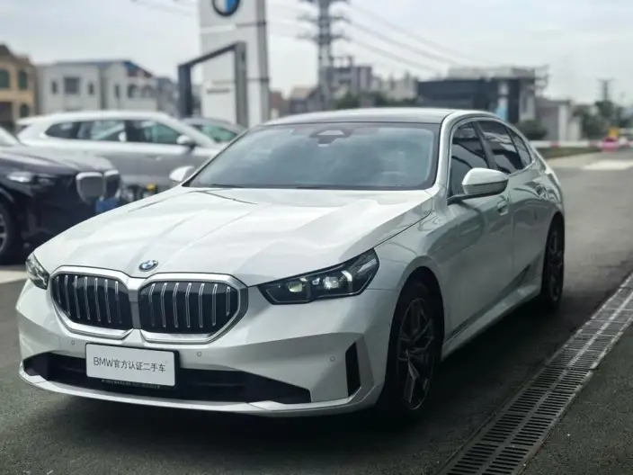 BMW 5 Series 2025 Model 530Li Leading Model Luxury Set – фото 1