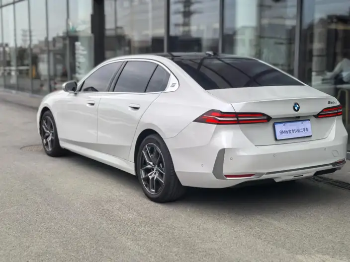 BMW 5 Series 2025 Model 530Li Leading Model Luxury Set – фото 4