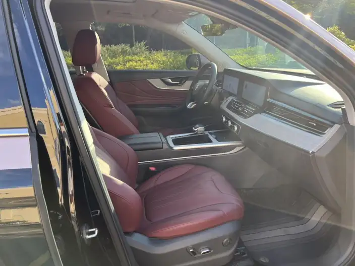Hongqi HS5 2025 Model 2.0T Flag Xiang Pro Edition – фото 8