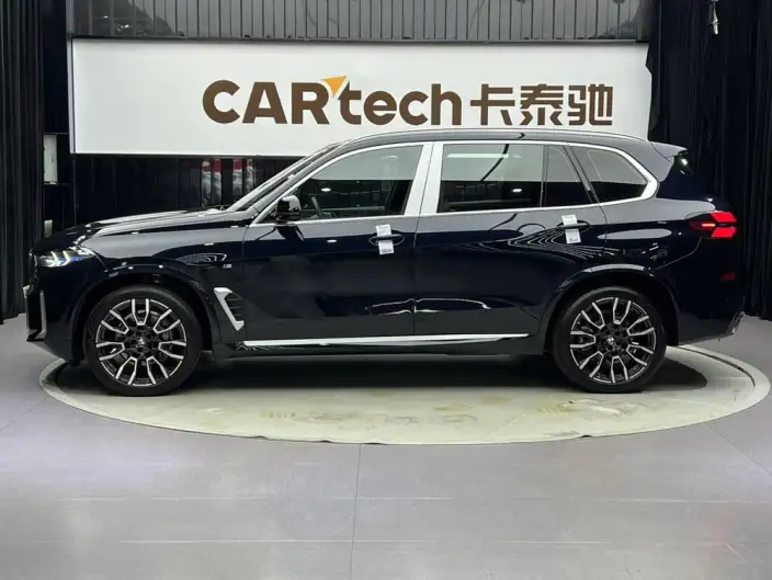 BMW X5 2023 Model xDrive40Li M Sports Set – фото 4