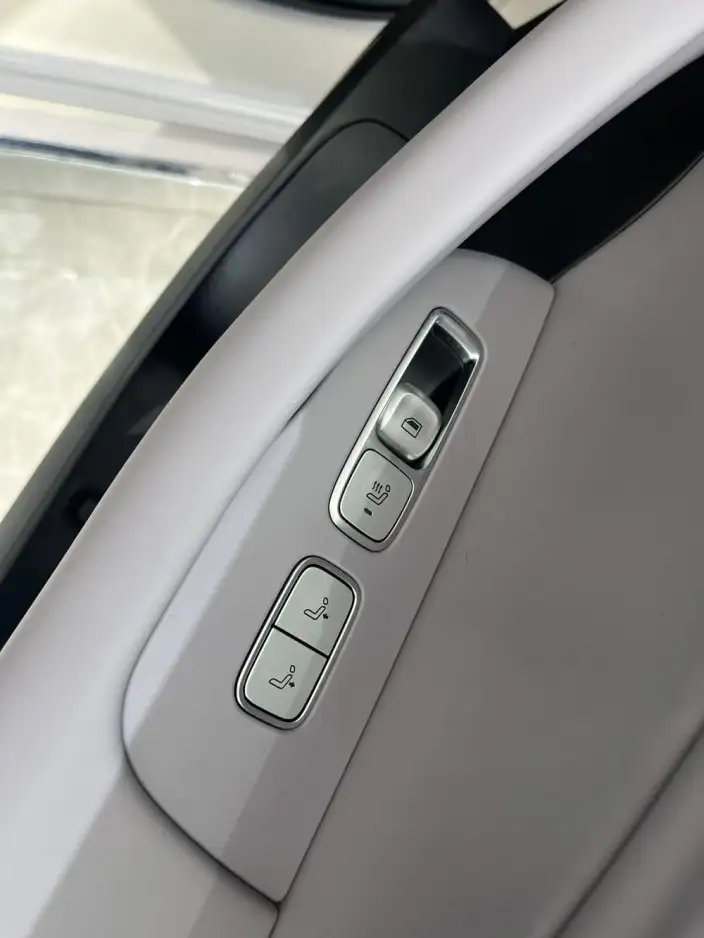 Roewe M7 DMH 2025 Model 160km Premium – фото 10