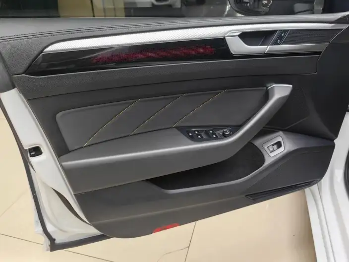 Volkswagen CC 2024 Model 380TSI Eye-catching version – фото 6