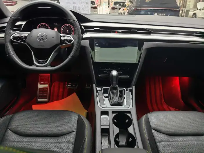 Volkswagen CC 2024 Model 380TSI Eye-catching version – фото 8