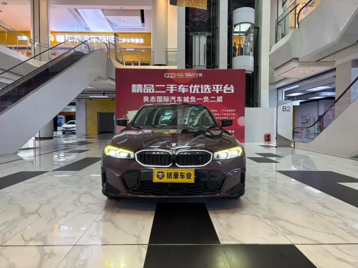 BMW 3 Series 2025 Model 330i M Sports Night Set – фото 2
