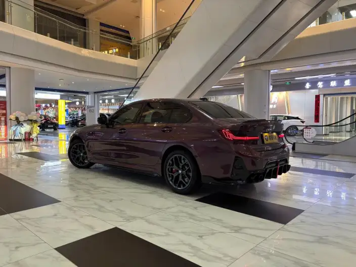 BMW 3 Series 2025 Model 330i M Sports Night Set – фото 4
