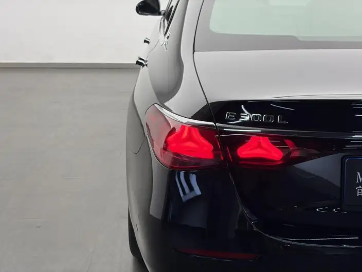 Mercedes-Benz E-Class 2024 Model E 300 L Fashion Model sedan – фото 9