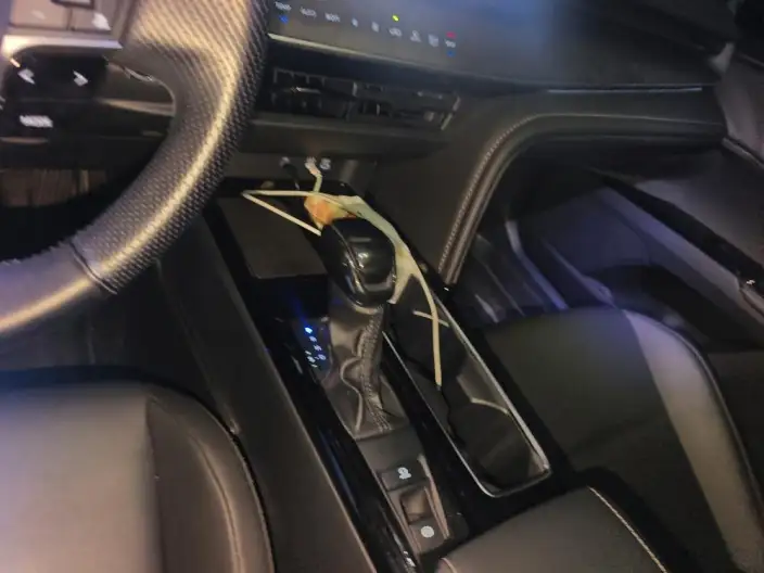 Toyota Camry 2024 Model Hybrid 2.0HE Elite Edition – фото 9