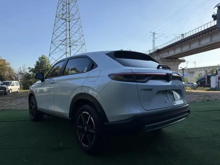 Honda Vezel 2023 Model 1.5L CVT Elite Edition – фото 5