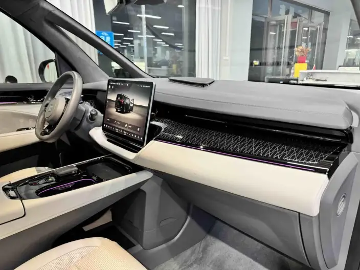 ZEEKR 009 2024 Model VI seat Executive Edition 4WD 108kWh – фото 9