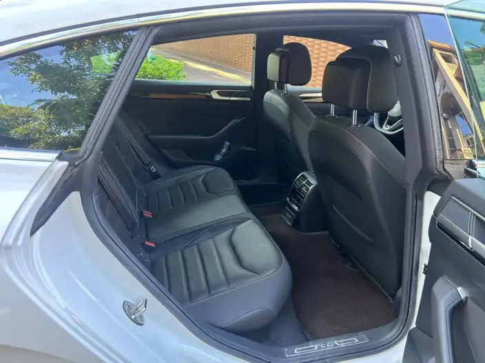 Volkswagen CC 2024 Model 380TSI Eye-catching version – фото 9