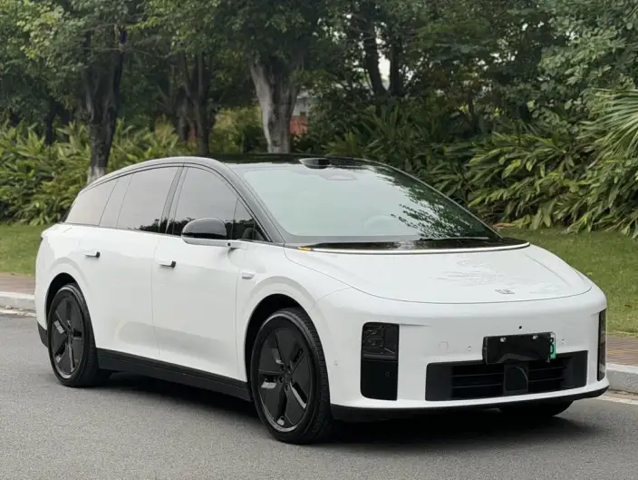 Li Auto i6 2025 Model 2WD Standard Edition – фото 3