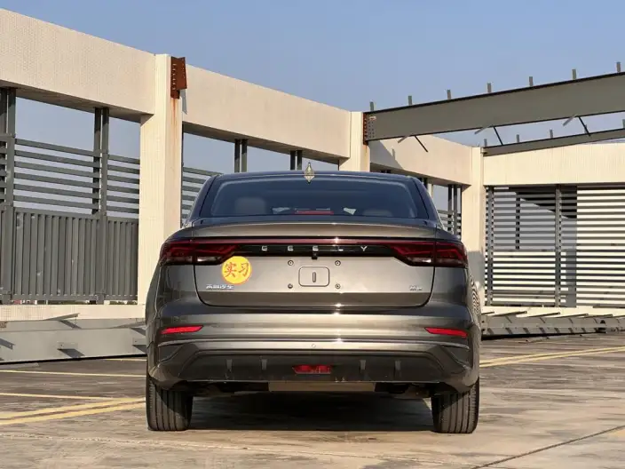 Geely Emgrand 2022 Model No. 4 Gen 1.5L CVT Flagship Model – фото 4