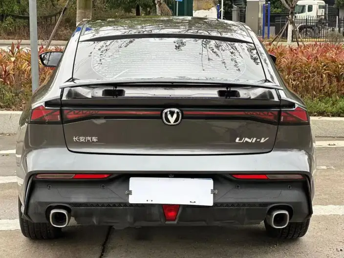Changan UNI-V 2022 Model 1.5T Noble Model – фото 5