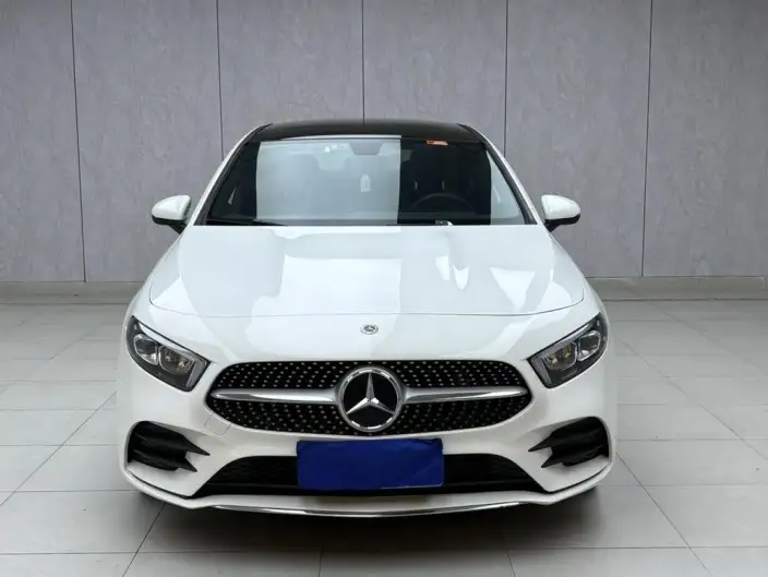 Mercedes-Benz A-class 2022 Model A 200 L Sports sedan Dynamic Edition – фото 2