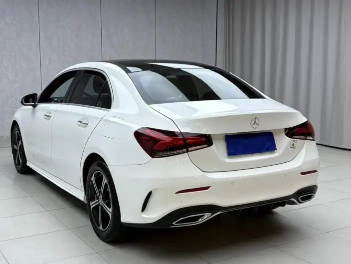 Mercedes-Benz A-class 2022 Model A 200 L Sports sedan Dynamic Edition – фото 4