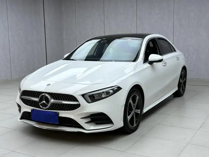 Mercedes-Benz A-class 2022 Model A 200 L Sports sedan Dynamic Edition – фото 10