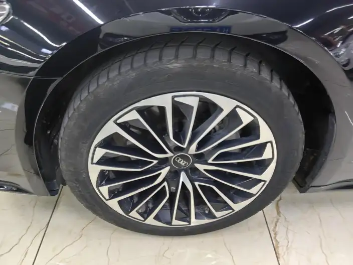 Audi A7 L 2024 Model 45 TFSI Luxury Model – фото 5