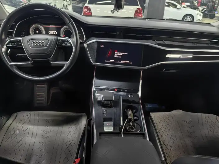 Audi A7 L 2024 Model 45 TFSI Luxury Model – фото 6