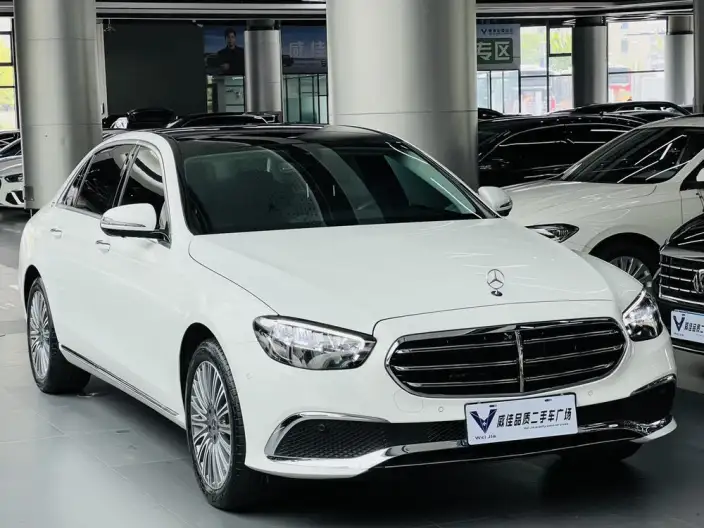 Mercedes-Benz E-Class 2023 Model E 300 L Luxury Model sedan – фото 3