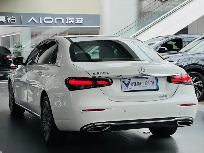 Mercedes-Benz E-Class 2023 Model E 300 L Luxury Model sedan – фото 4