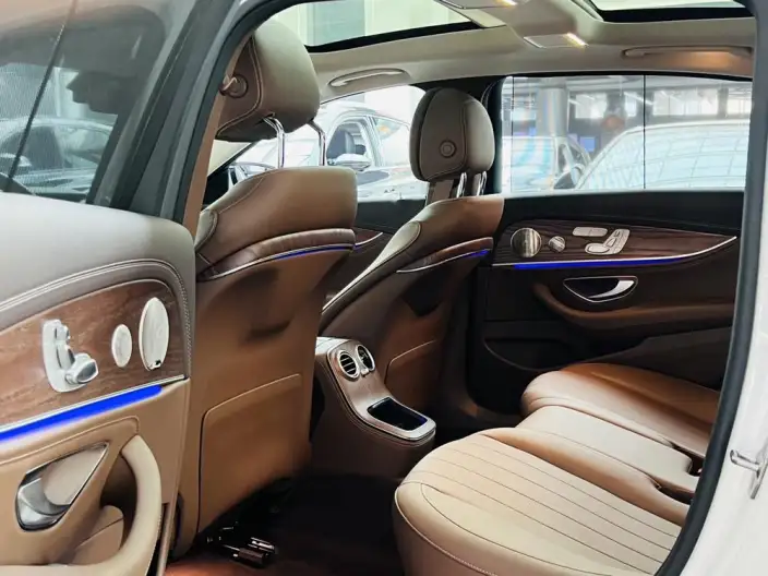 Mercedes-Benz E-Class 2023 Model E 300 L Luxury Model sedan – фото 9