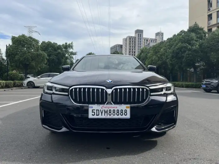 BMW 5 Series 2023 Model 530Li Exclusive Model M Sports Set – фото 2