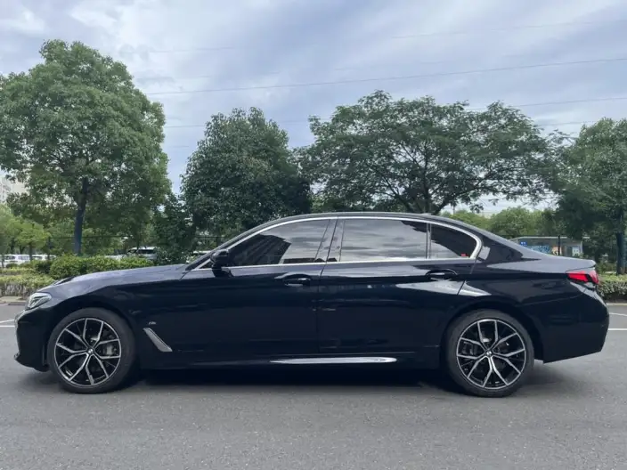 BMW 5 Series 2023 Model 530Li Exclusive Model M Sports Set – фото 4