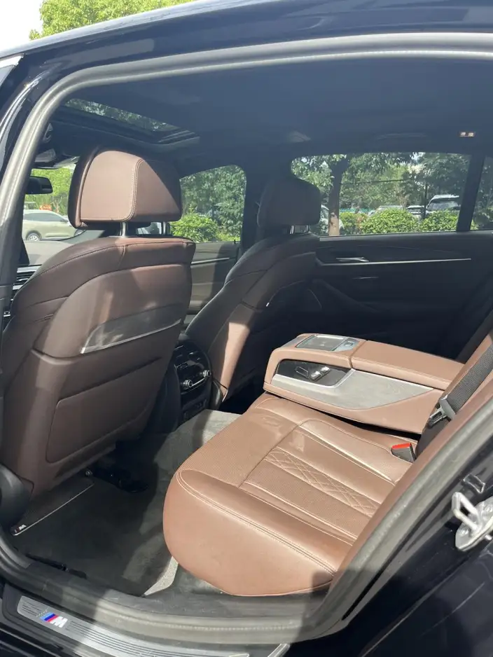 BMW 5 Series 2023 Model 530Li Exclusive Model M Sports Set – фото 9