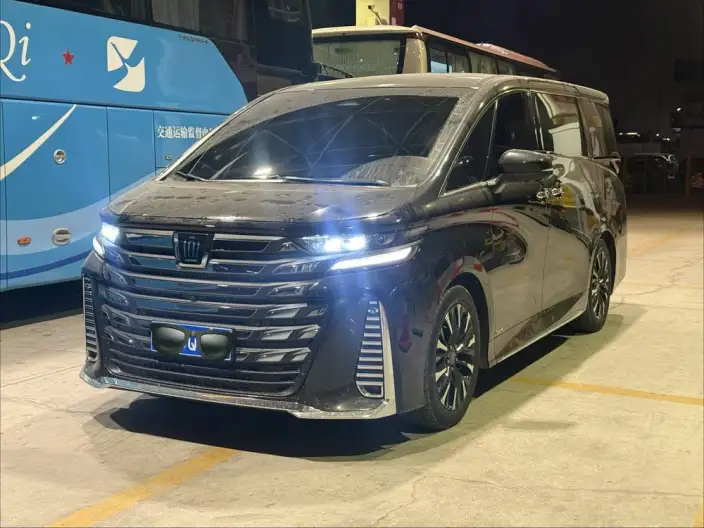 Vellfire 2023 Model Toyota Crown 2.5L Intelligent Hybrid 4WD Supreme Executive Edition – фото 1