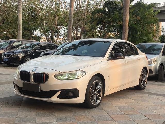 BMW 1 Series 2018 118i Sport – фото 1