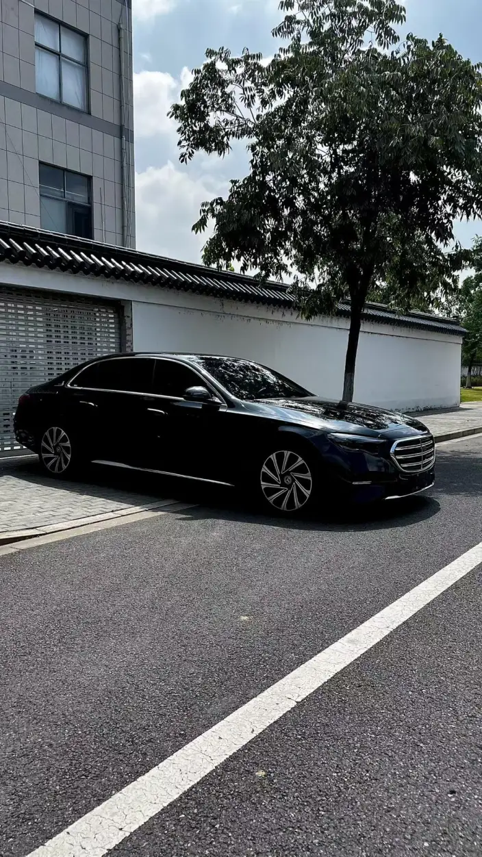 Mercedes-Benz E-Class 2024 Model E 300 L Luxury Model sedan – фото 5