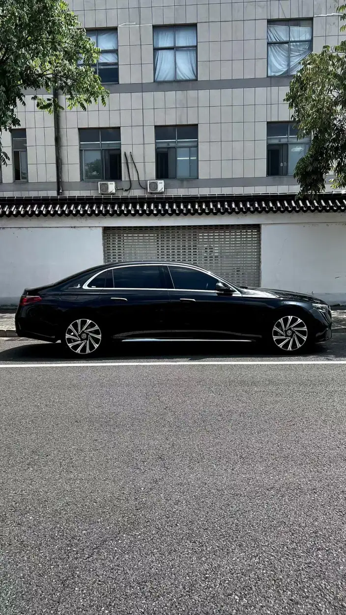Mercedes-Benz E-Class 2024 Model E 300 L Luxury Model sedan – фото 6