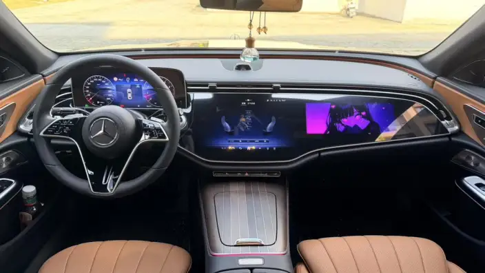 Mercedes-Benz E-Class 2024 Model E 300 L Luxury Model sedan – фото 7