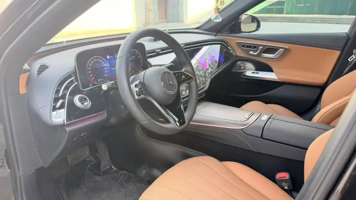 Mercedes-Benz E-Class 2024 Model E 300 L Luxury Model sedan – фото 9