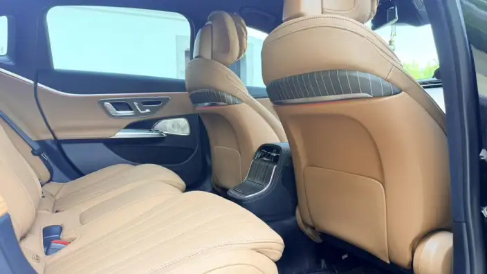 Mercedes-Benz E-Class 2024 Model E 300 L Luxury Model sedan – фото 10