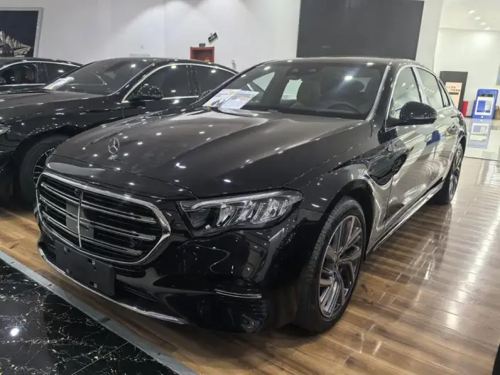 Mercedes-Benz E-Class 2025 Model E 300 L Fashion Model sedan – фото 1
