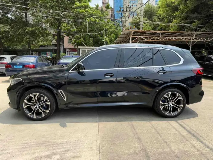 BMW X5 2022 Model xDrive 40Li Exclusive Model M Sports Set – фото 4