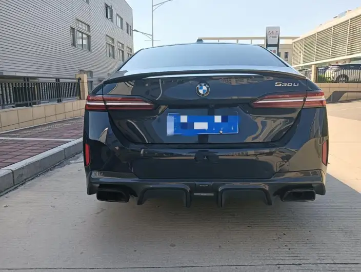 BMW 5 Series 2024 Model 530Li Exclusive Model M Sports Set – фото 4