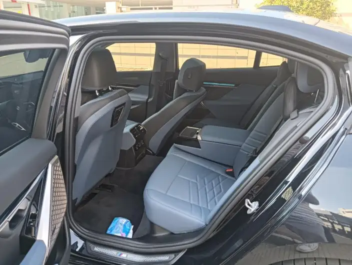 BMW 5 Series 2024 Model 530Li Exclusive Model M Sports Set – фото 9
