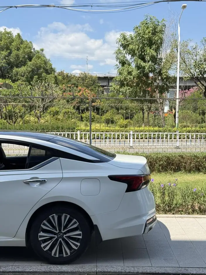 Nissan Teana 2022 Model 2.0L XL-Upr Premium Edition – фото 7