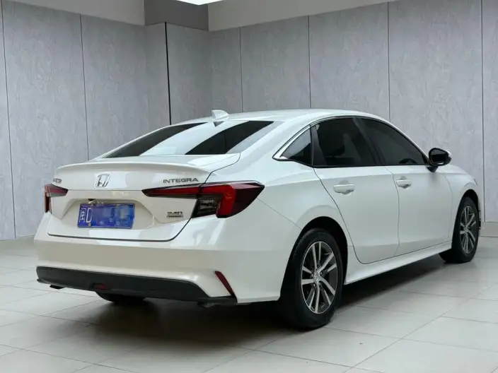 Model Ge 2023 Model 240TURBO CVT Leading version – фото 6