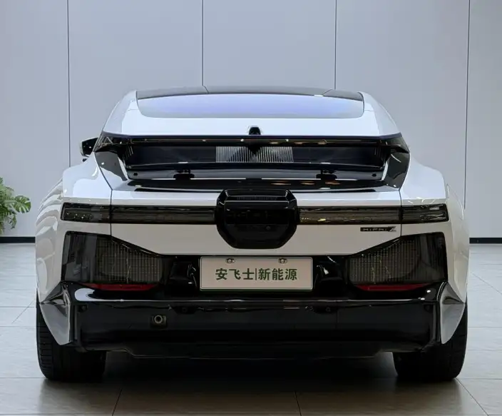 HiPhi Z 2023 Model 4 seat Edition – фото 3