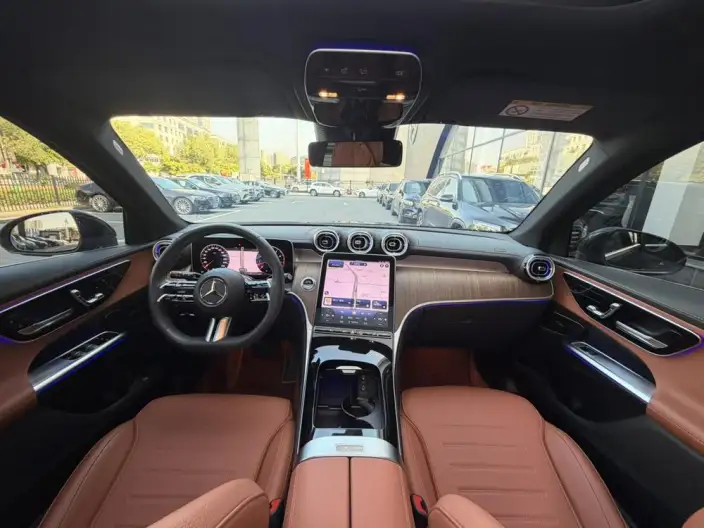 Mercedes-Benz GLC 2024 Model Facelift GLC 300 L 4MATIC Dynamic Model 5 seat – фото 5